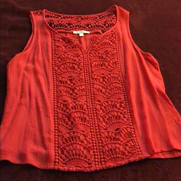 Red front panel croquet blouse. - Picture 1 of 4